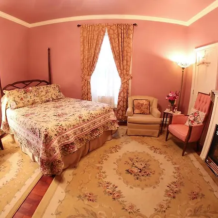 Center Harbor Sutton House B & B Room photo