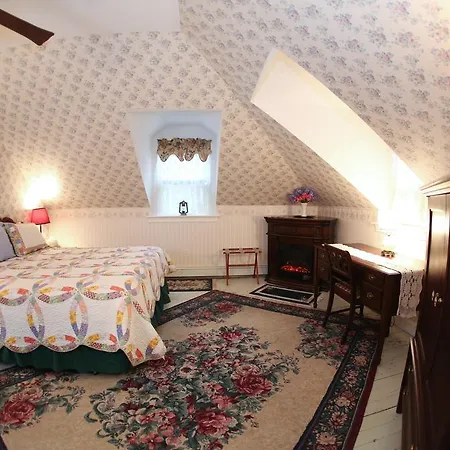 Center Harbor Sutton House B & B Room photo