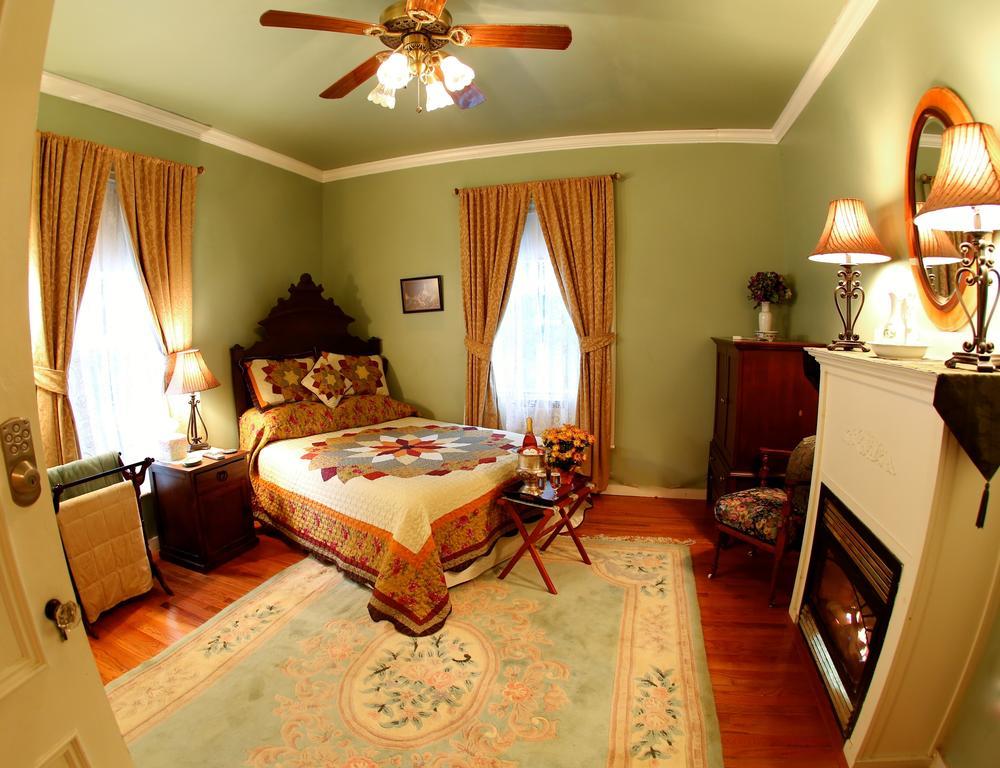 Sutton House 3* Center Harbor