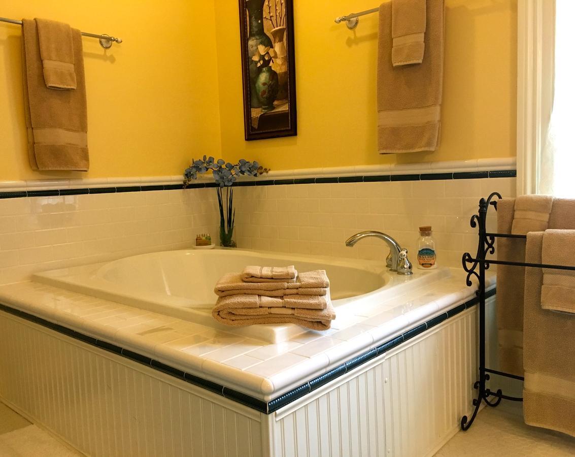 Sutton House Bed & Breakfast