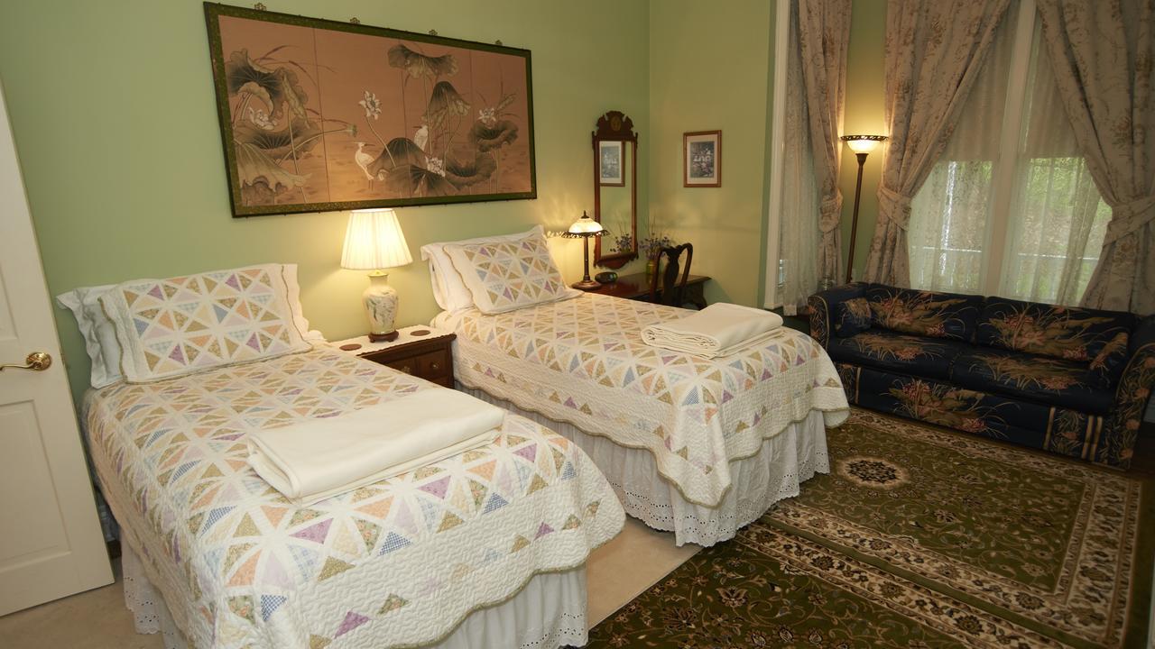 Sutton House 3*