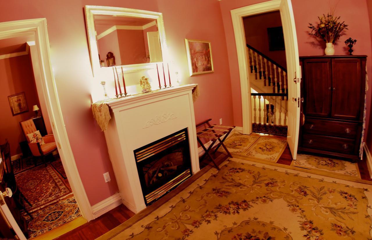Sutton House Bed & Breakfast Center Harbor