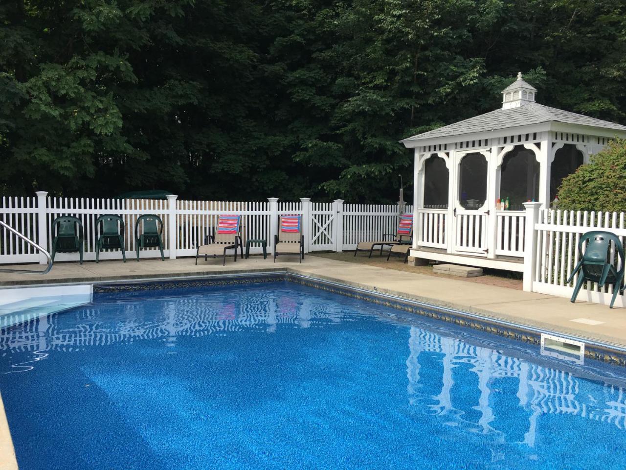 Sutton House Bed & Breakfast